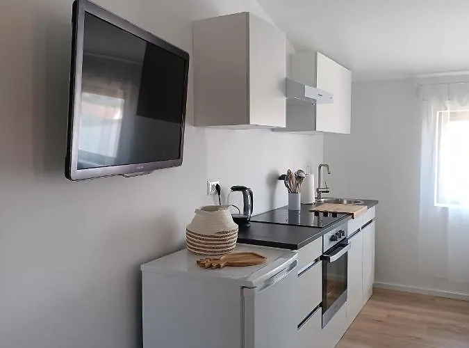 Apartman Dona דירה *